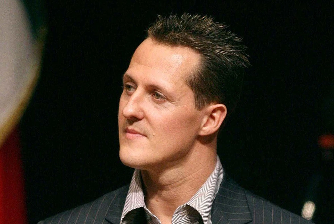 Respirare, mangiare, bere, guardare, camminare. Schumacher, tutta la verità: cosa può e cosa non può fare