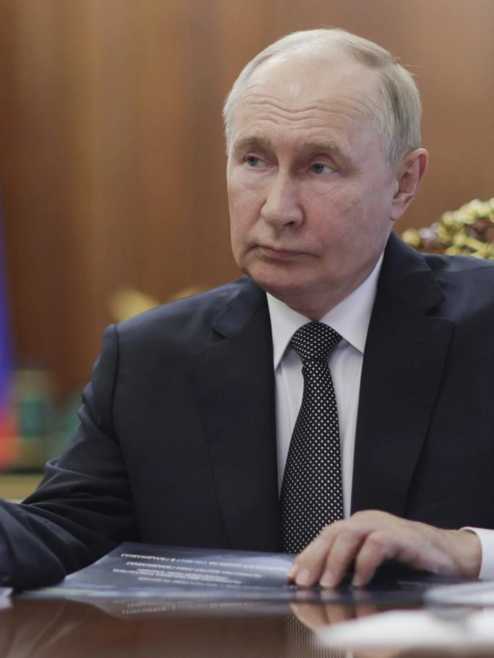Trump-Putin, il Cremlino insulta la Ue: "Imbecilli", "Nazisti"
