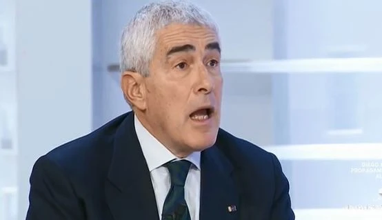 L'Aria che tira, Ignazio La Russa incalza Pier Ferdinando Casini: "E tu che ci fai a sinistra?"