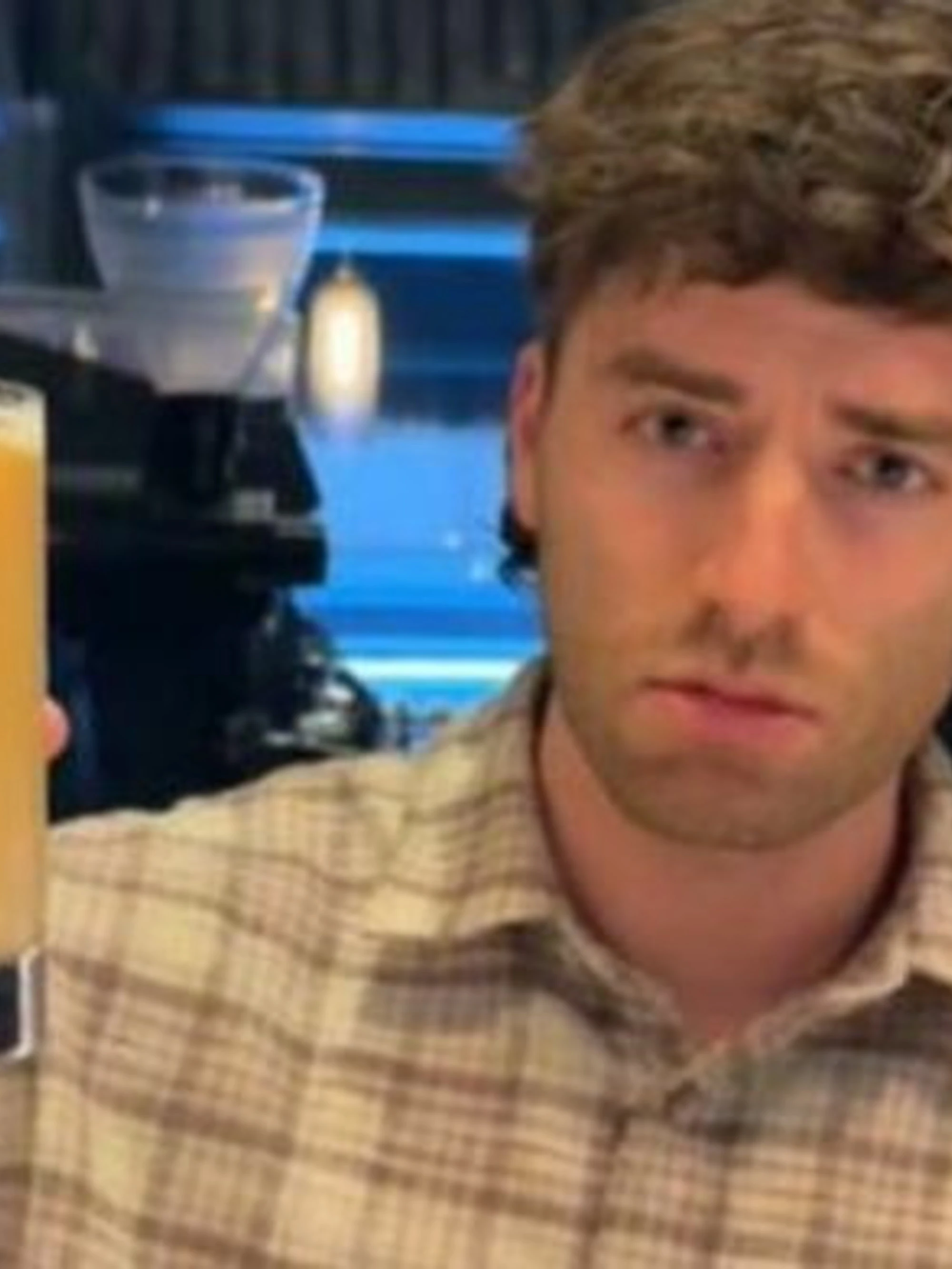 Caffè, "pagato oltre 300 euro": un conto sconvolgente per questo ragazzo, cosa c'è dietro