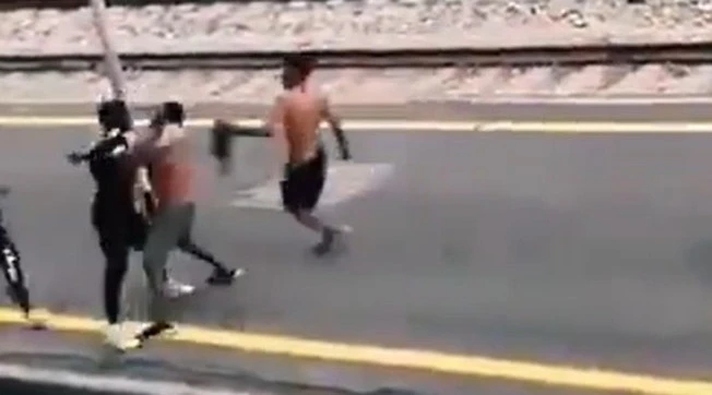 Lecco, brutale rissa tra immigrati in stazione. E Matteo Salvini: "La bella integrazione modello sinistra". Il video-choc