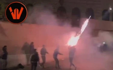 Roma, maranza sparano fuochi d'artificio contro le persone: poi scoppia la rissa