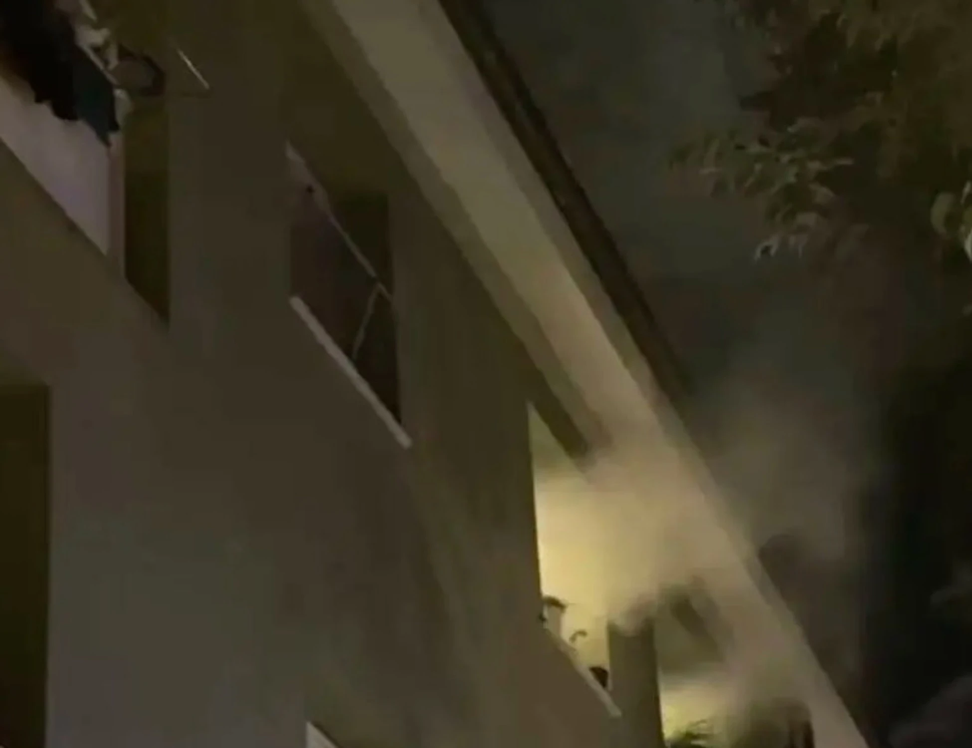 Lucca, incendio in un appartamento: morti e feriti, anche dei bambini