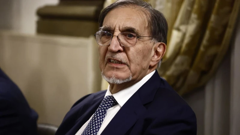 https://media.liberoquotidiano.it/1MVXNmt-_ZbEamHa-xhdq7HrE-lS5HMSIPhUC09bfHg/width:800/quality:90/aW1hZ2VzLzIwMjUvMTAvMjEvMDYyODQyNDgxLTEwNGRjMzU4LTU5Y2MtNDk1Zi1hYzk1LWI3NDcyYjhhY2YyMS5qcGc.webp