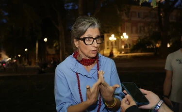 Francesca Albanese costretta a scusarsi dopo l'errore storico: "Detto erroneamente"