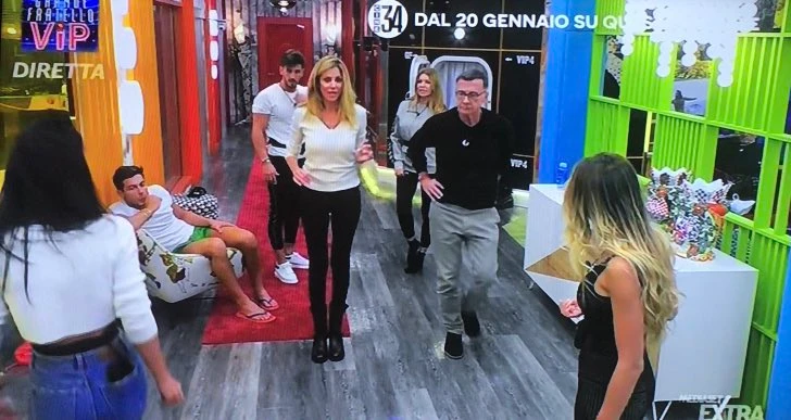 Grande Fratello Vip, Adriana Volpe e Michele Cucuzza improvvisano Ballando con le stelle a Mediaset