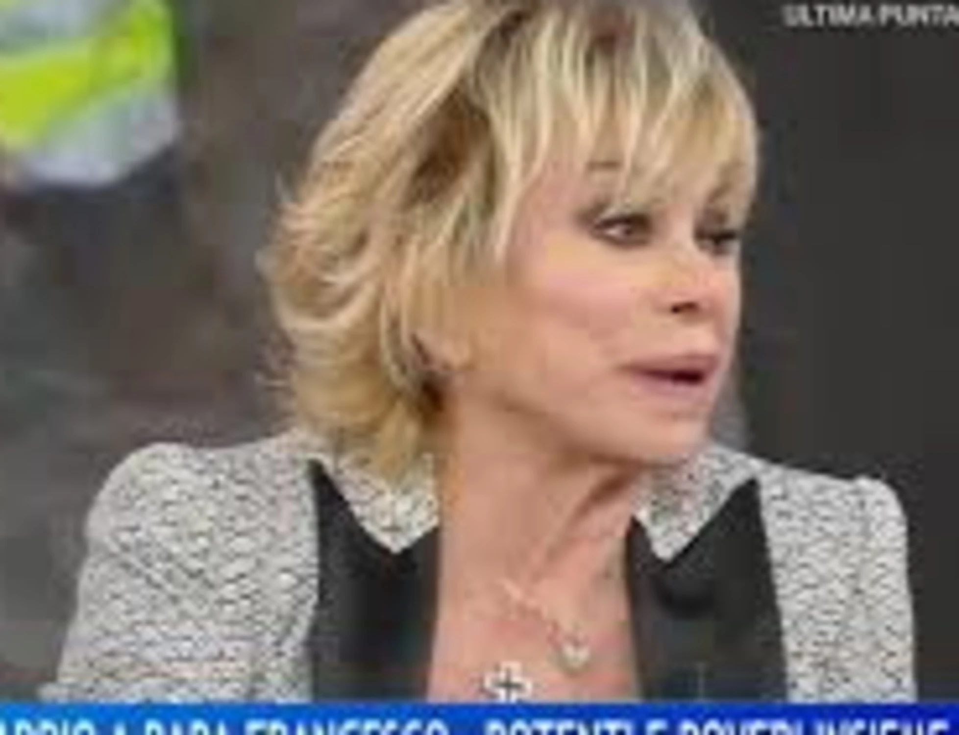 La volta buona, raptus-Carmen Russo contro Enzo Paolo Turchi: "Sangue al cervello"
