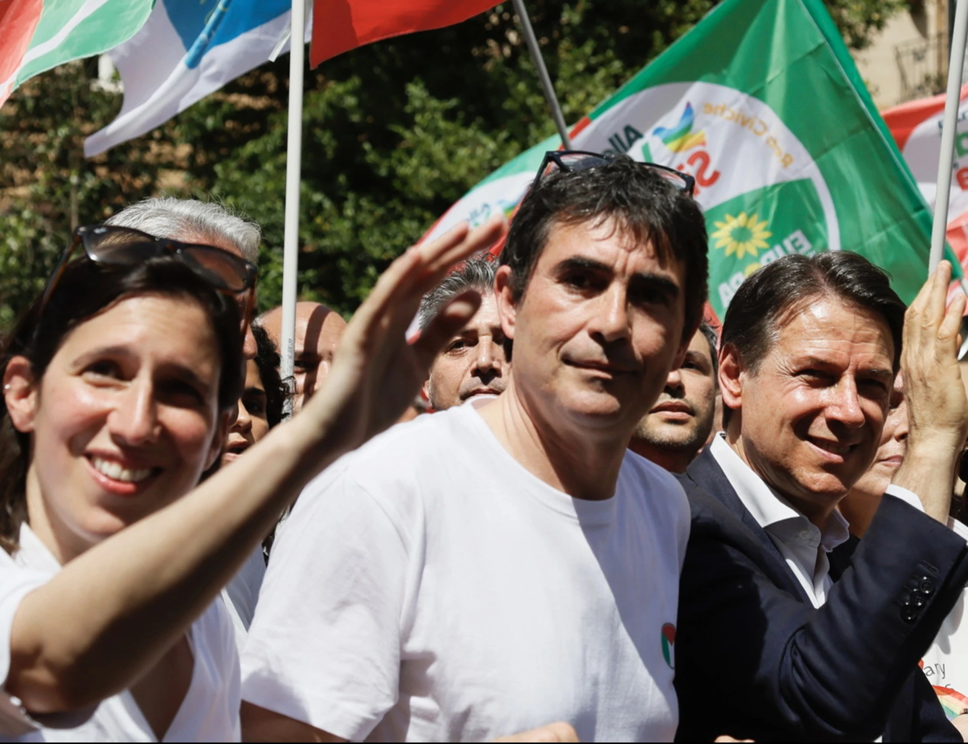 Iran, da Pd e M5s risoluzioni separate: dramma mondiale, farsa a sinistra