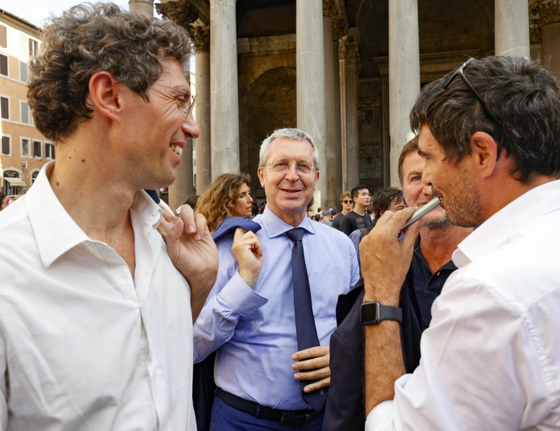 Riccardo Magi, la foto-pagliacciata con Nicola Fratoianni (in risposta a Meloni)
