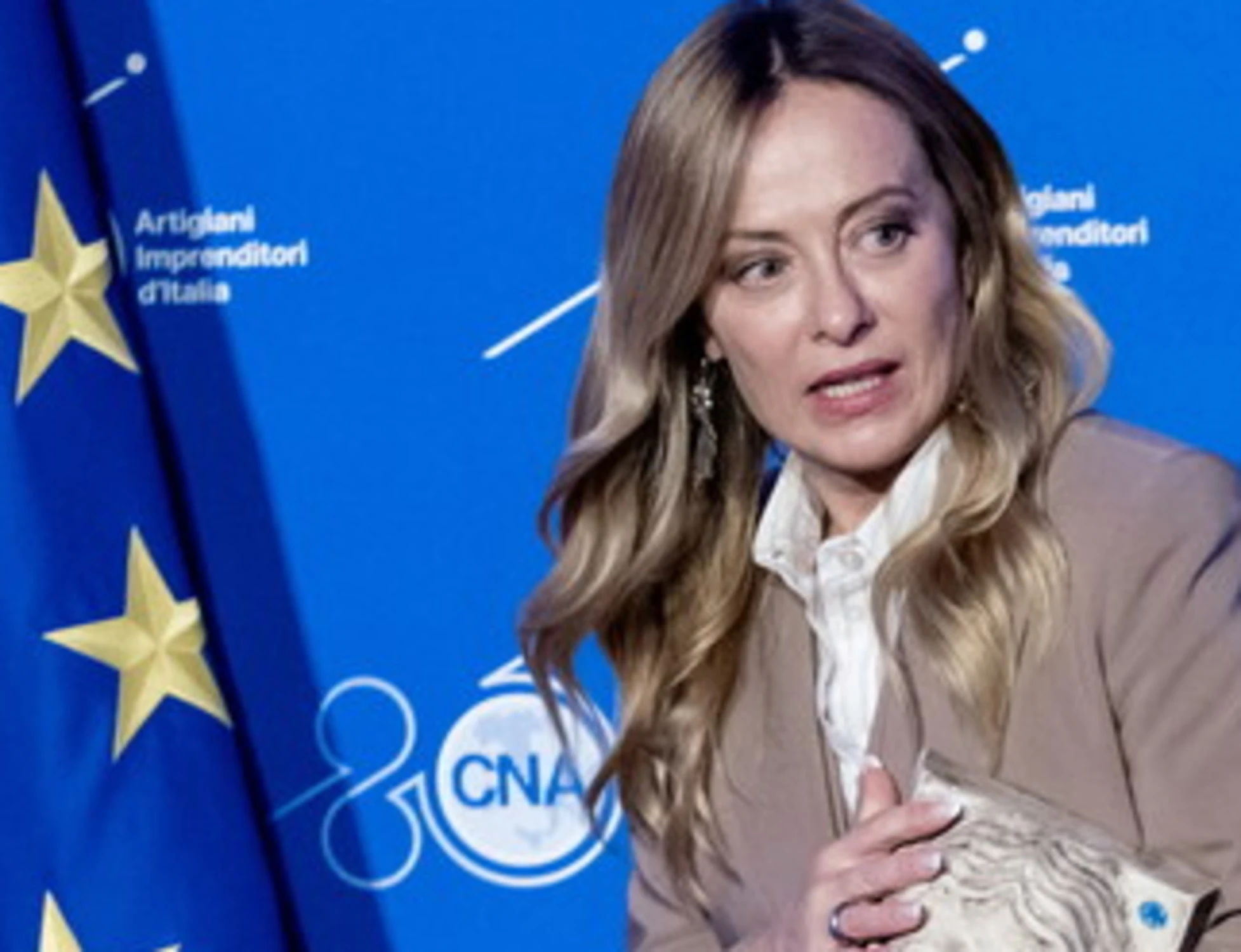 Meloni, pugno duro sui negozi: "Ora basta", cosa cambia