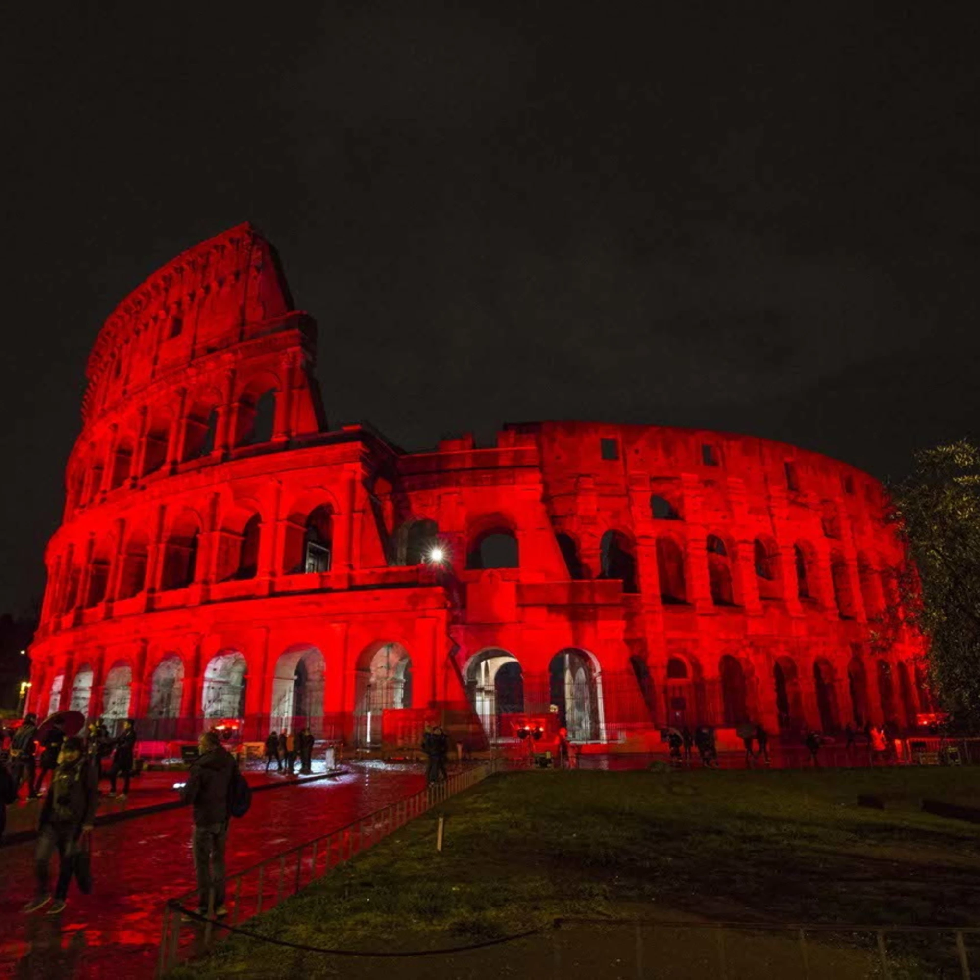 &nbsp;Colosseo illuminato di rosso per le donne&nbsp;