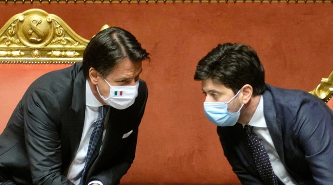 Coronavirus, Giuseppe Conte e Roberto Speranza pronti ad assecondare Mattarella: in arrivo un Dpcm-ponte 