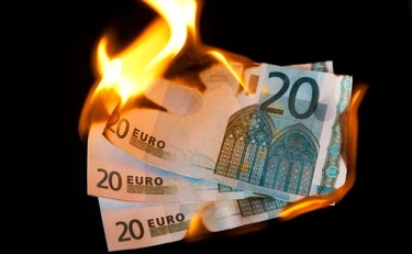 https://media.liberoquotidiano.it/1U_ZrTFIgL3Kee8UeQ4cBhh7yDWJRL1HNbbf6ZtZxsM/width:800/quality:90/aW1hZ2VzLzIwMjUvMDgvMzEvMTQyODQ5NjY1LWRlMzc3MzI2LWRjOTItNDk4Zi05NjdhLTJmNzkyMWZmOTZmOC5qcGc.webp