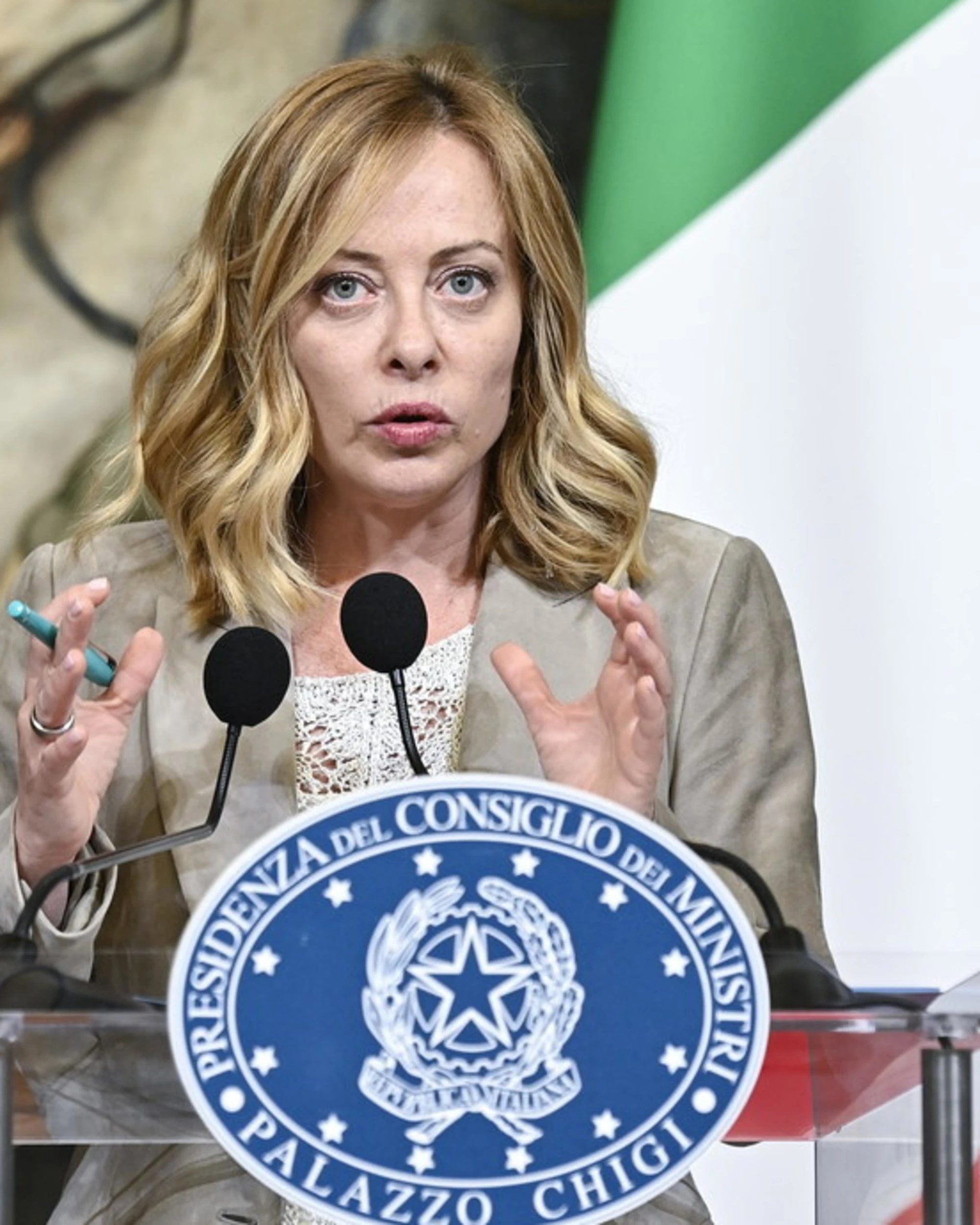 Dl Sicurezza, Meloni spiana la sinistra: "Al via i primi sgomberi immobili occupati"