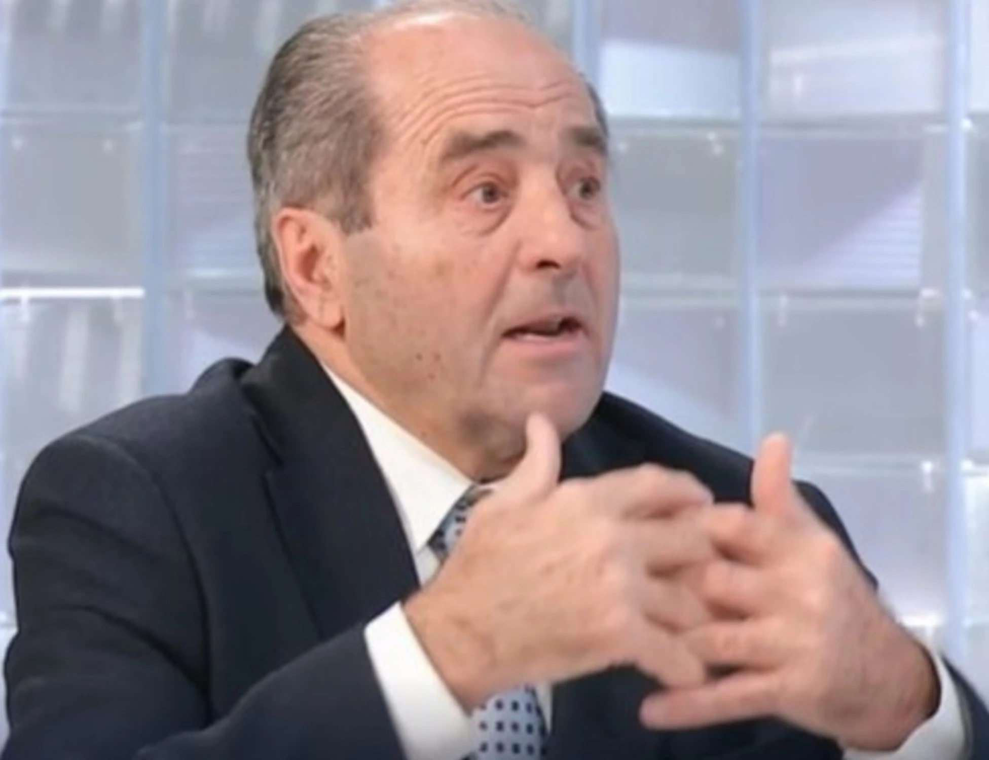 Referendum, gli ultimi botti: "Palle al vento" e "parola di sorella"