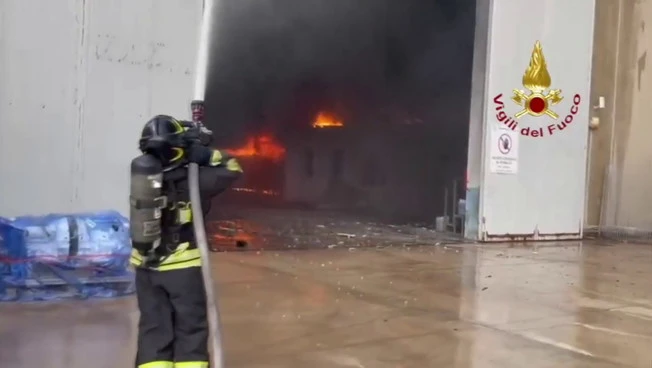 Incendio in un cantiere nautico a Olbia