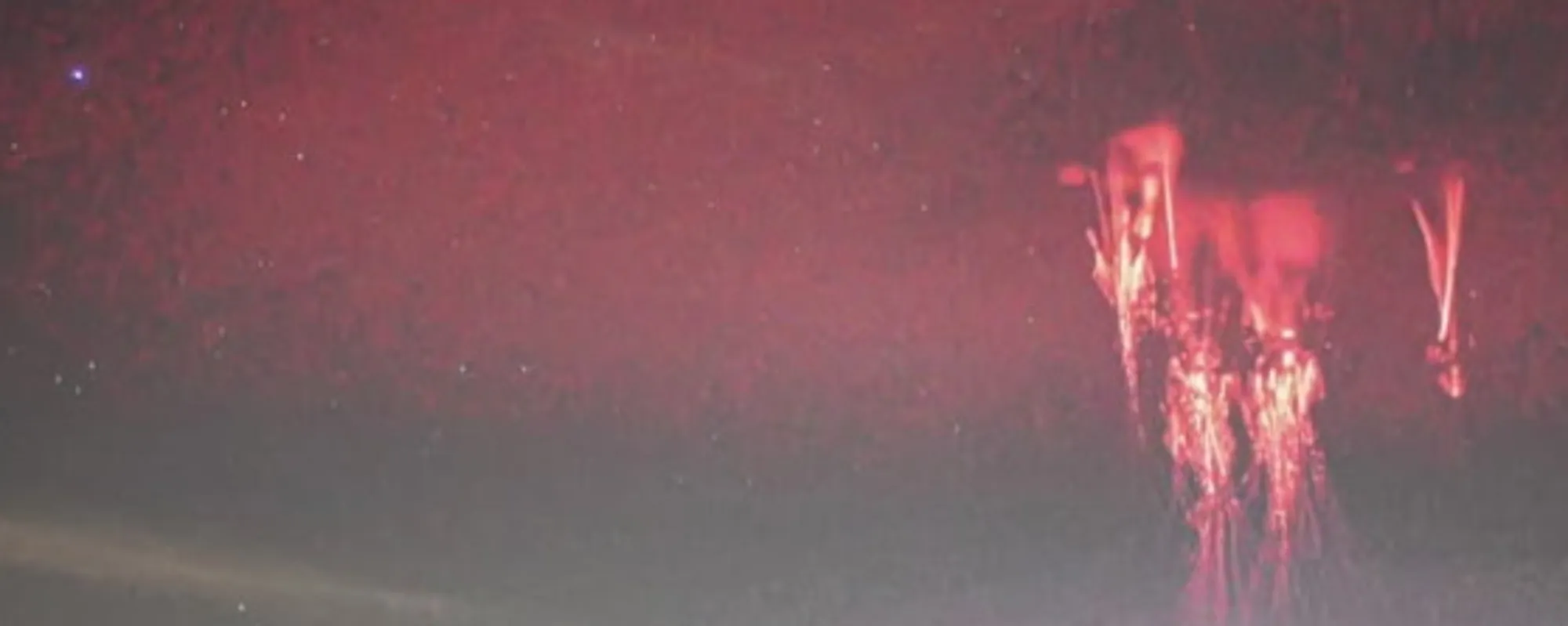 "Alieni!": tentacoli sul cielo d'Italia, è panico <span style="color: rgb(153, 0, 0);">Foto</span>