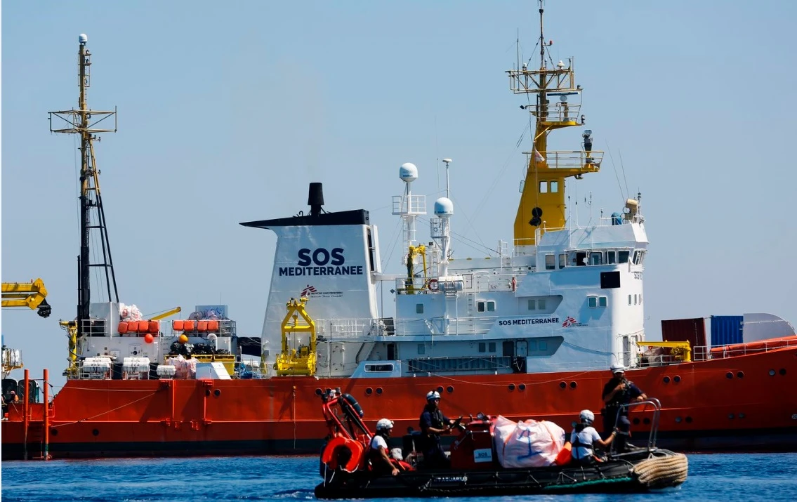 Immigrati, l'annuncio epocale delle Ong: "La nave Aquarius non prenderà più il mare"