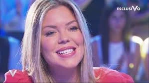 Costanza Caracciolo a Verissimo: "Sono ancora incinta? Christian Vieri è impazzito, che padre è"