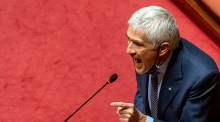 Pier Ferdinando Casini in piazza per Zelensky: "Le bandiere arcobaleno? Noi avremo il coraggio di...". Sfida alla sinistra pro-Putin