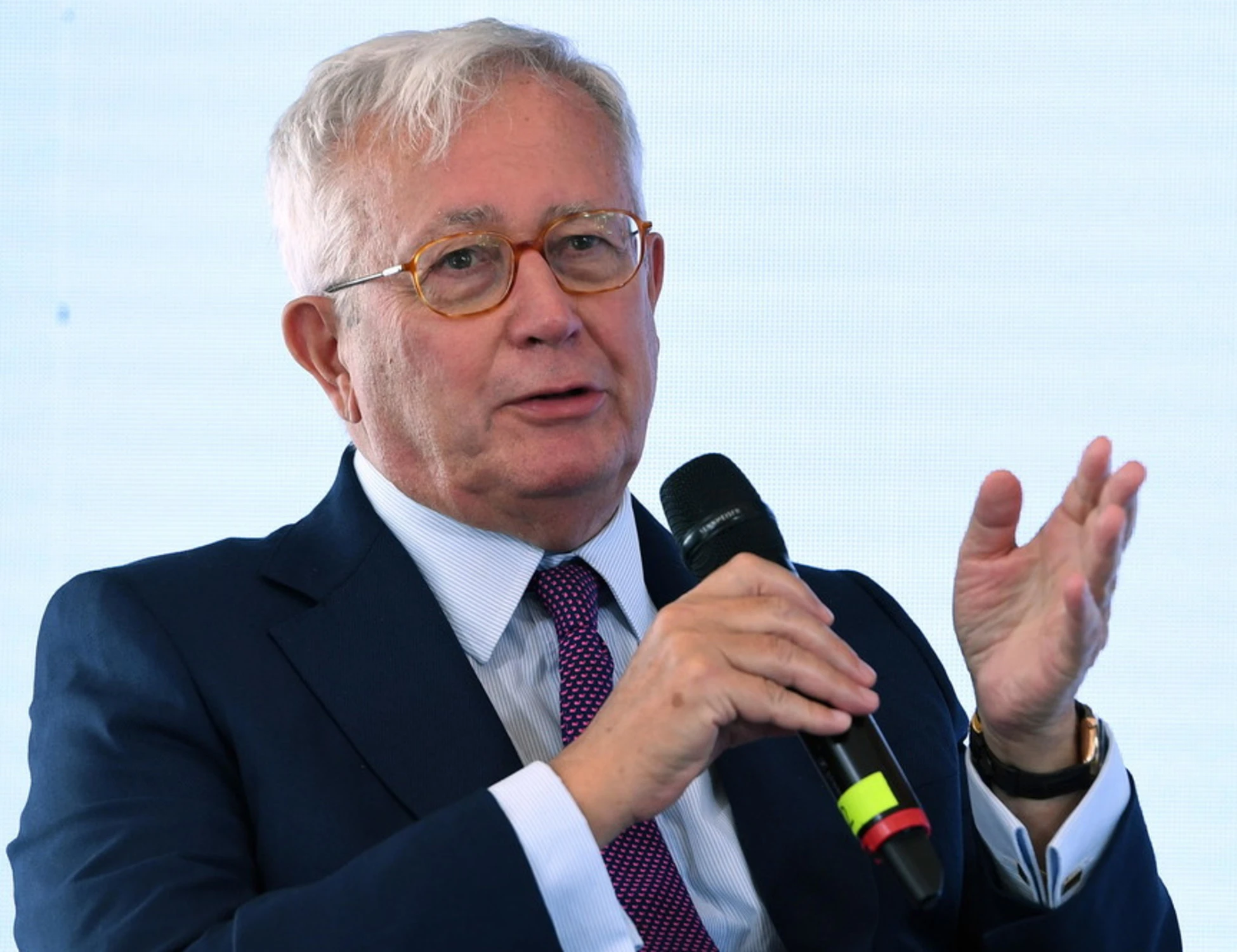 &quot;Pensano ai tricicli!&quot;: Tremonti sotterra la Ue