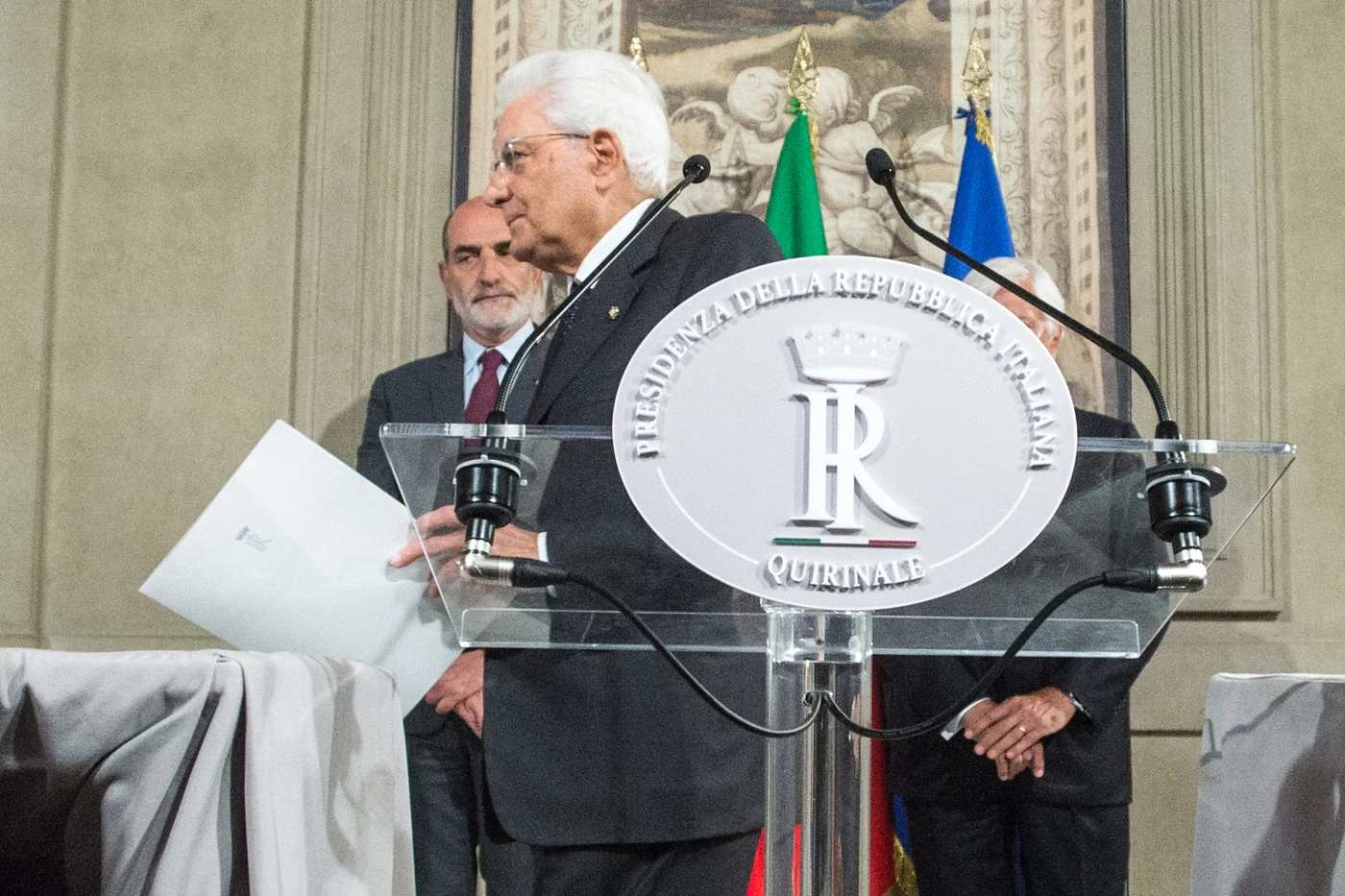 Sergio Mattarella, i dubbi sul "negoziatore" Conte: governo in crisi prima ancora di nascere