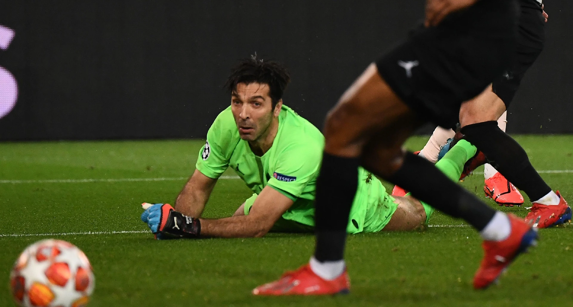 Champions, la maledizione di Buffon in Europa: il Manchester United elimina il Psg