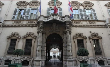 Torino, "Avanti Savoia!" urlato in Consiglio regionale. La sinistra impazzisce