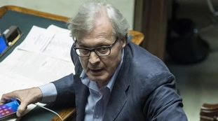 Silvia Romano, Vittorio Sgarbi: "Complici della jihad. Per lo Stato lei vale più di Aldo Moro"