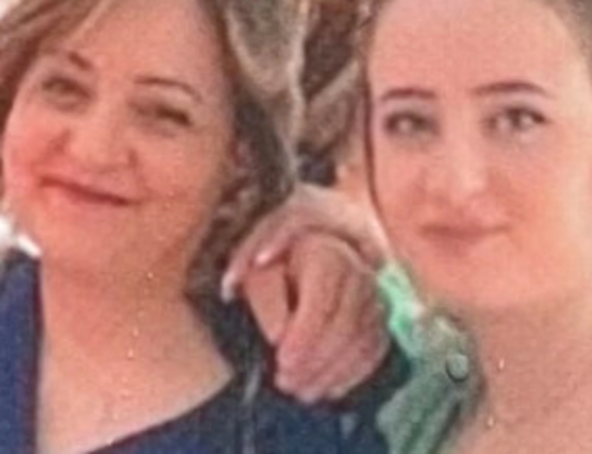 Madre e figlia avvelenate, dove avevano consumato i pasti: cresce il mistero