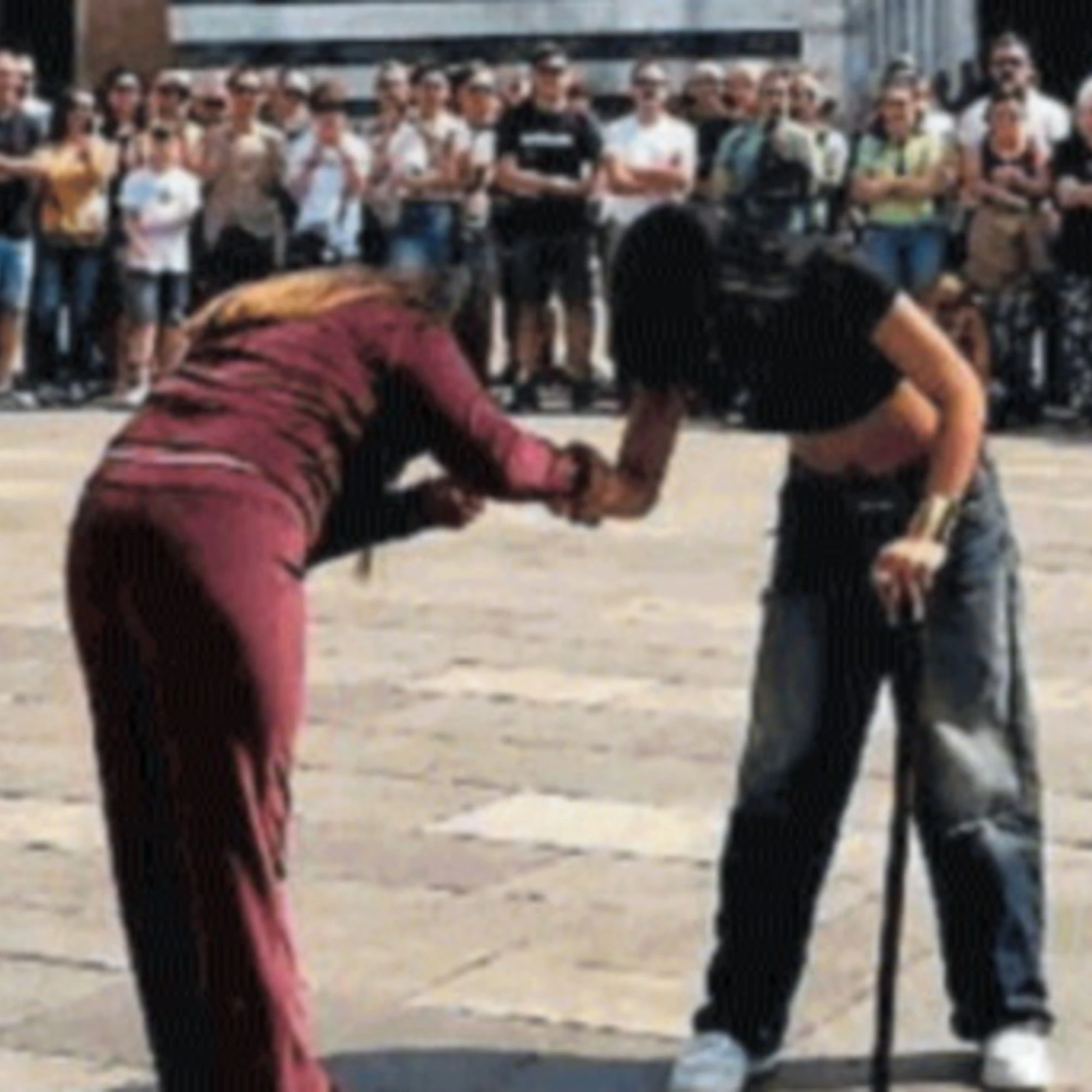 La sfida "aura battle": chi vince è il più figo