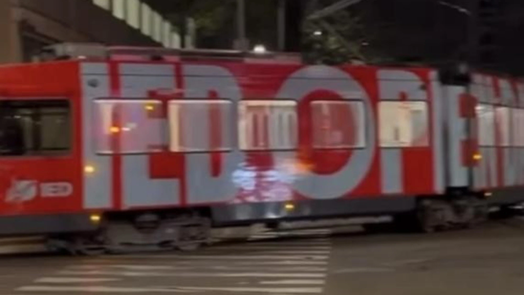 Deraglia un altro tram a Milano in zona Stazione: ecco il video