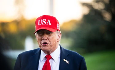 https://media.liberoquotidiano.it/1fcYieoB0CImDTN8HdaleBaD_eWhCXMNYGU0SNJ8qgs/width:800/quality:90/aW1hZ2VzLzIwMjUvMTAvMTAvMTYyNTI4NzM5LWU4MGVmOWNhLWRiN2QtNDg3MC04YjA3LWFiM2Y0MGJjNDFlZS5qcGc.webp