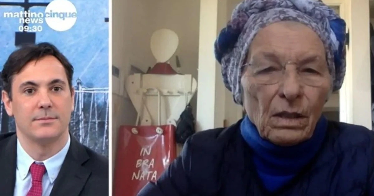 Mattino 5, Emma Bonino fuma in diretta: "Le chiedo di non farlo". Lei risponde così: gelo in studio