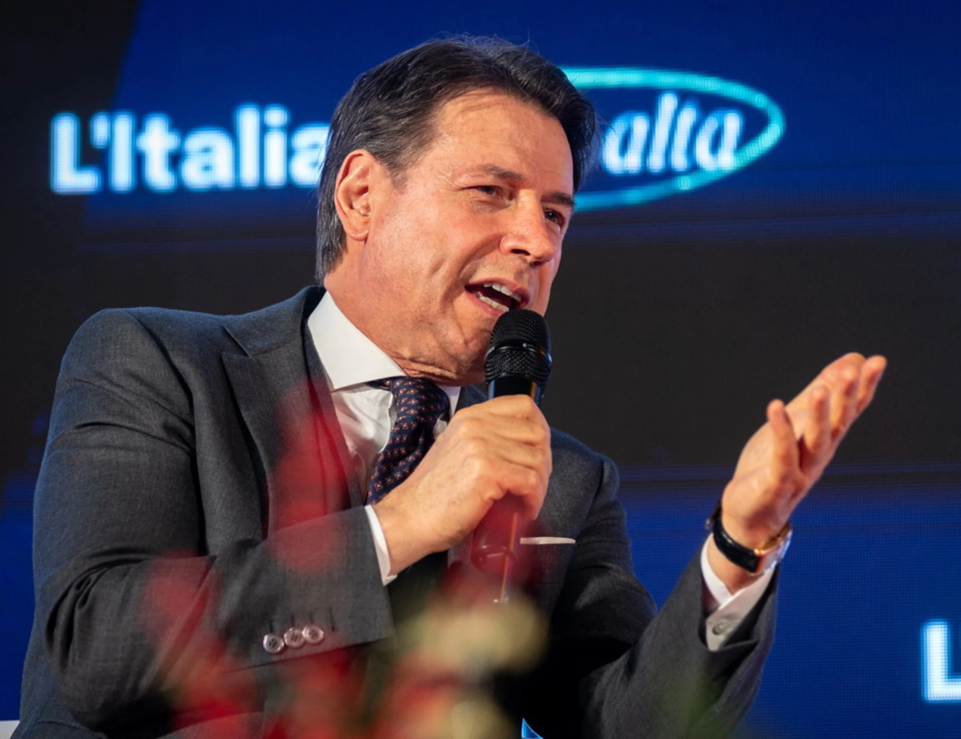 Giuseppe Conte cade in basso: lettera al Corriere che lo critica, "se fossi premier..."