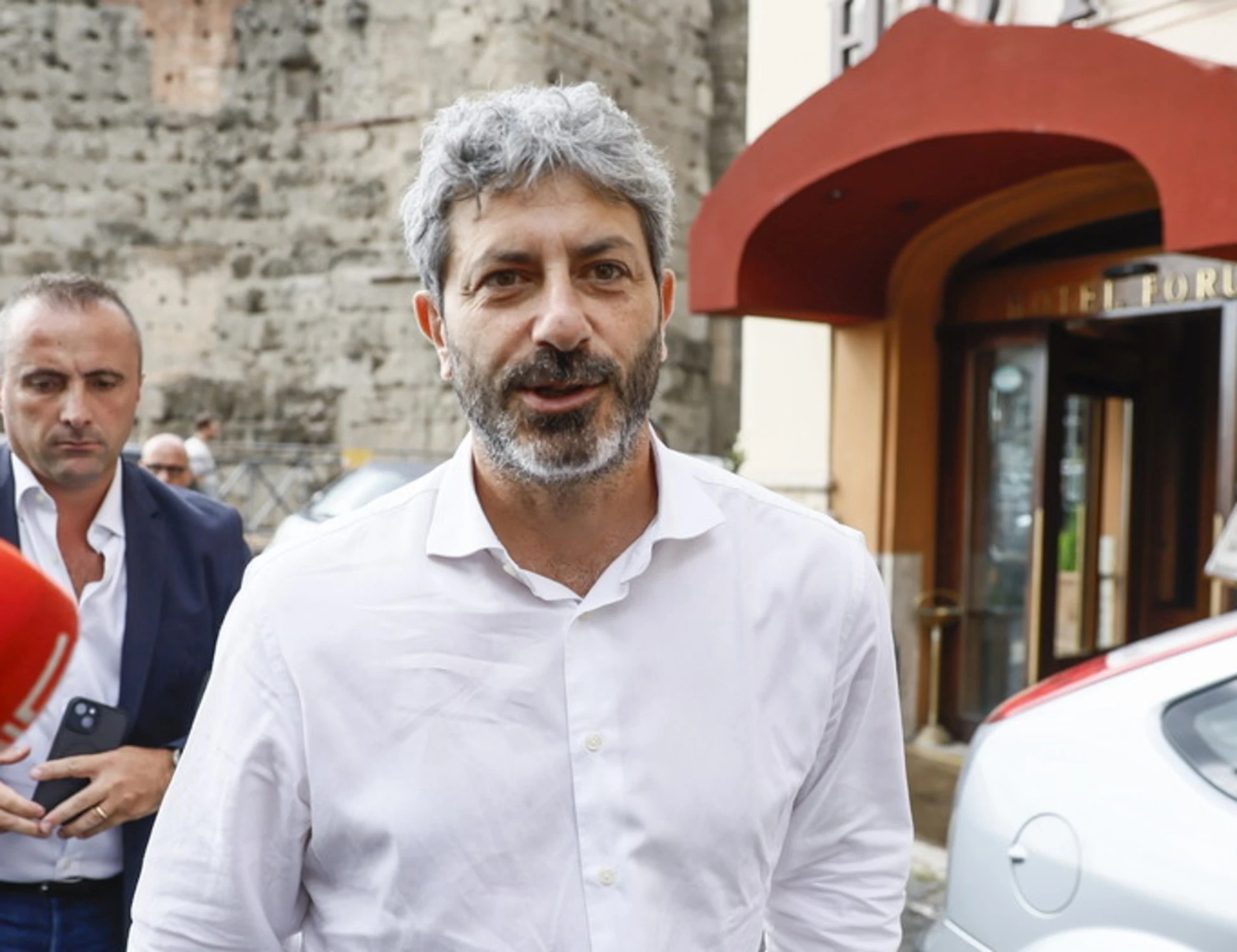 Roberto Fico, người kiếm được 100 triệu euro: vụ bê bối đến với tất cả Corte dei Conti | Libero Quotidiano.it