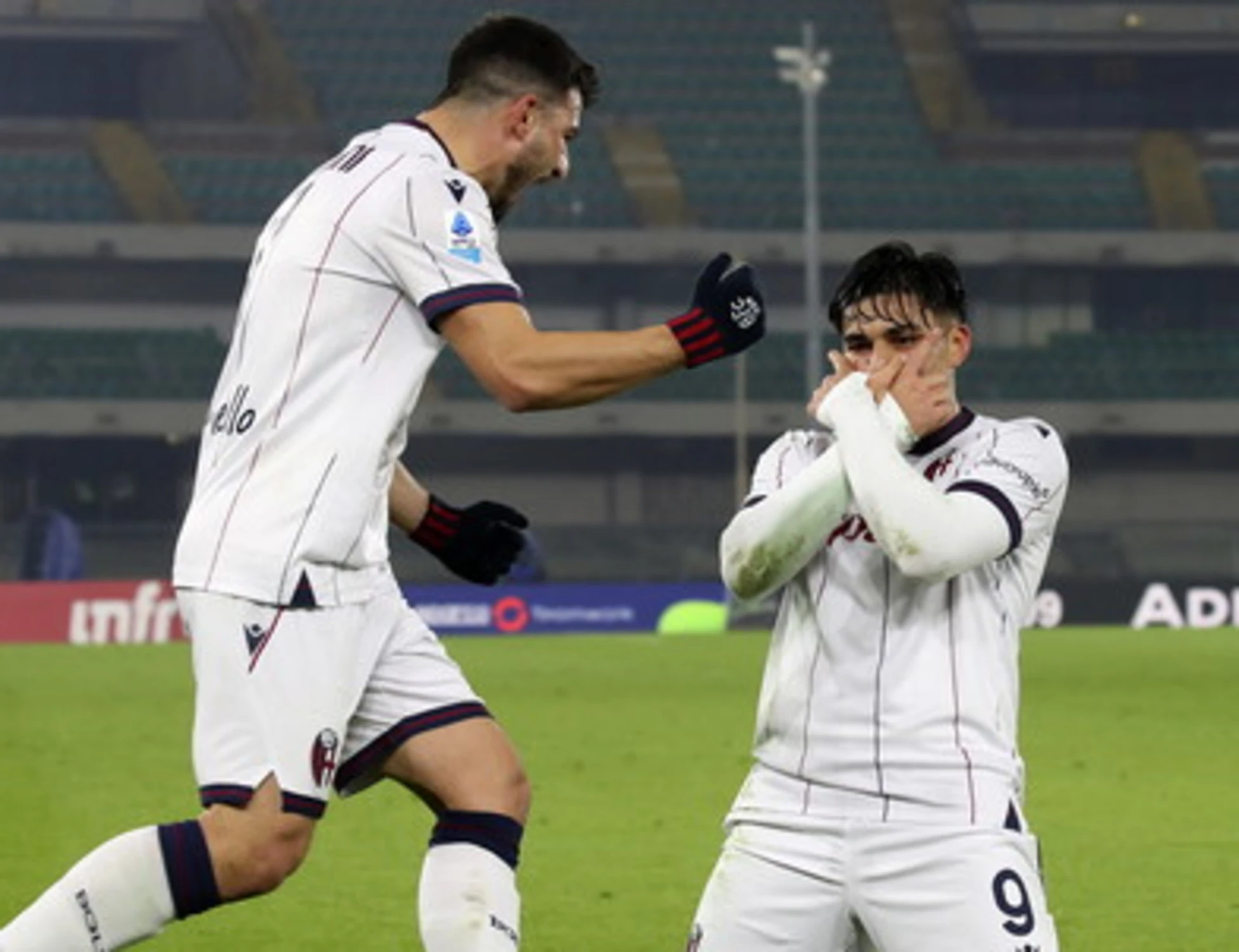 Il Bologna torna alla vittoria: tris in casa dell'Hellas Verona