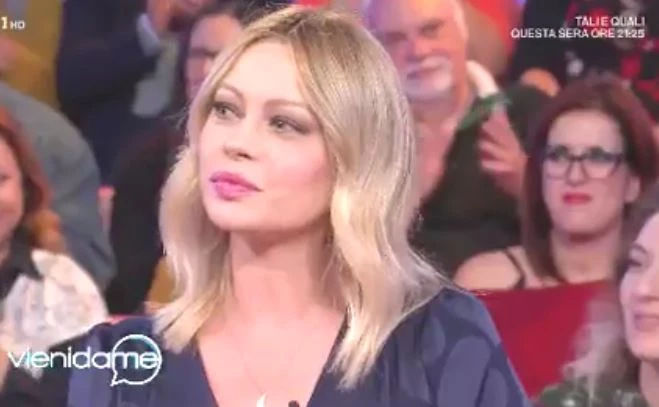 Vieni da me, Anna Falchi si confessa da Caterina Balivo: "Ho visto gli Ufo. Agli scettici dico, qualcosa è..."