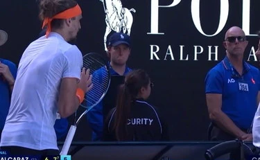 Alcaraz sta male, vergogna Zverev contro Carlos e Sinner: "Una str***a, ogni volta"