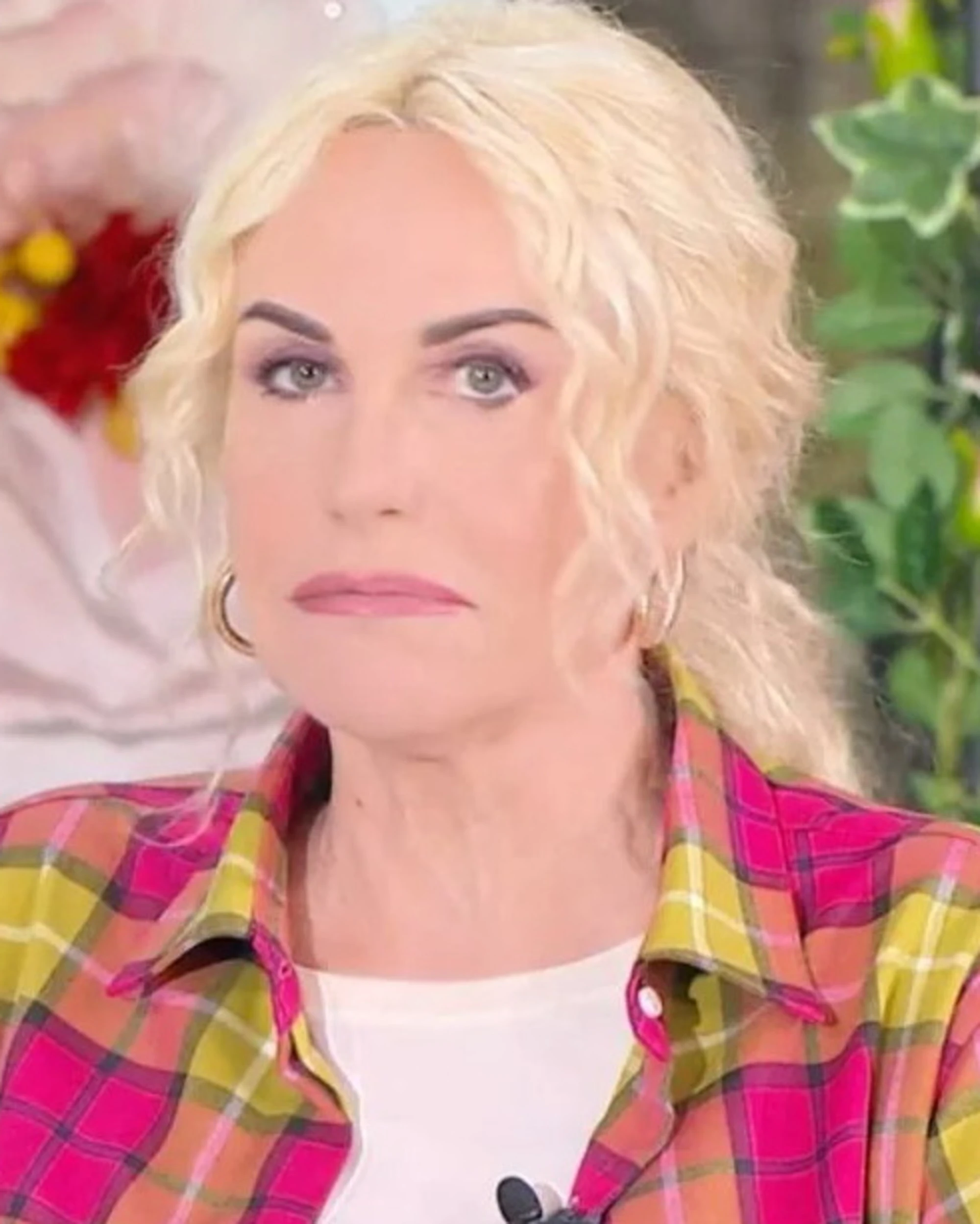 È Sempre Mezzogiorno, lo sfogo in diretta di Antonella Clerici: "Blocchiamo subito"