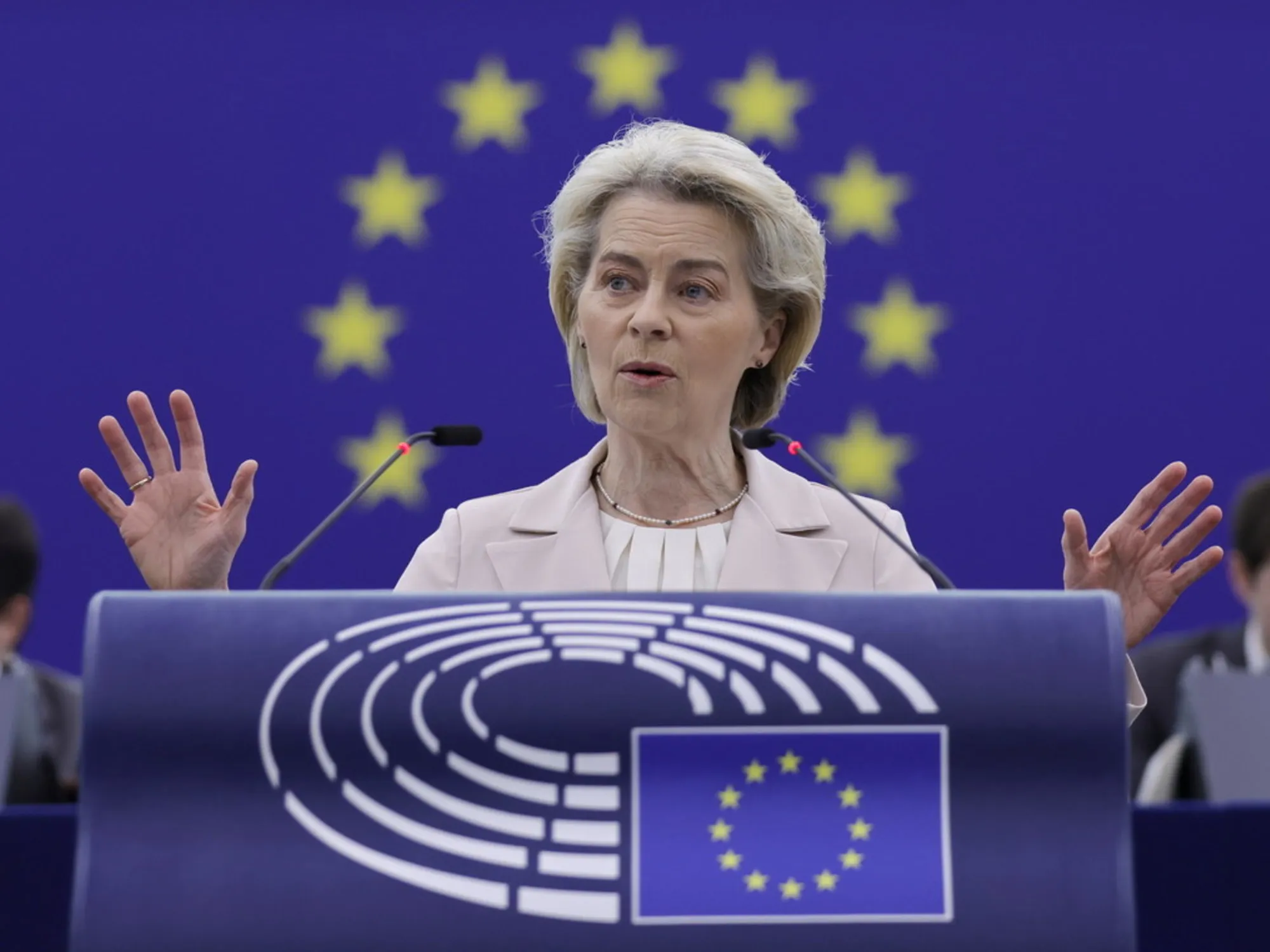 Il cappio di Bruxelles rischia di soffocarci