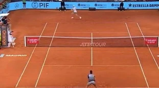 Jannik Sinner, il colpo secco con cui ha steso Sonego: avanti a Madrid