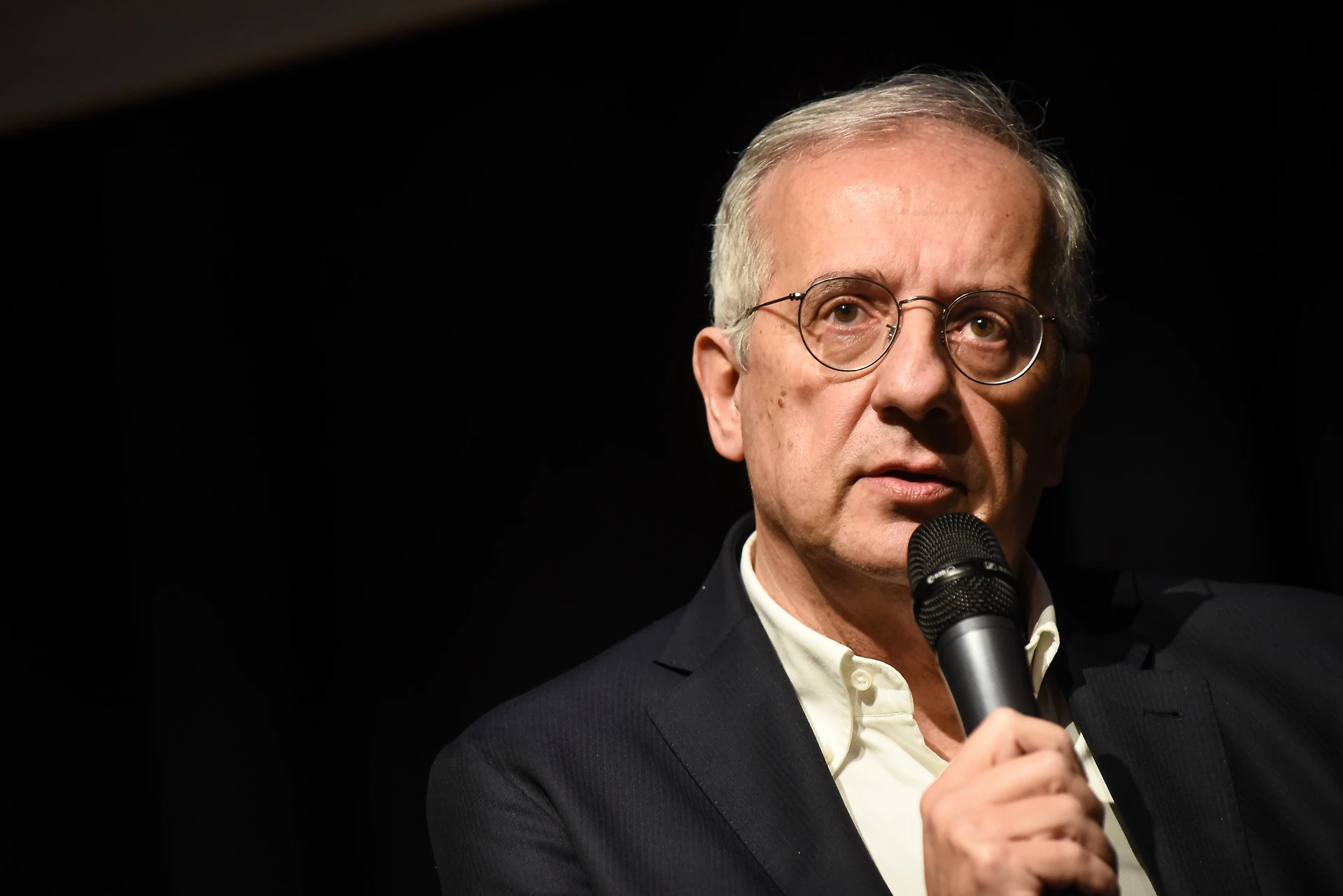 Walter Veltroni si prepara per la scalata al Colle: prenderà il posto di Sergio Mattarella?
