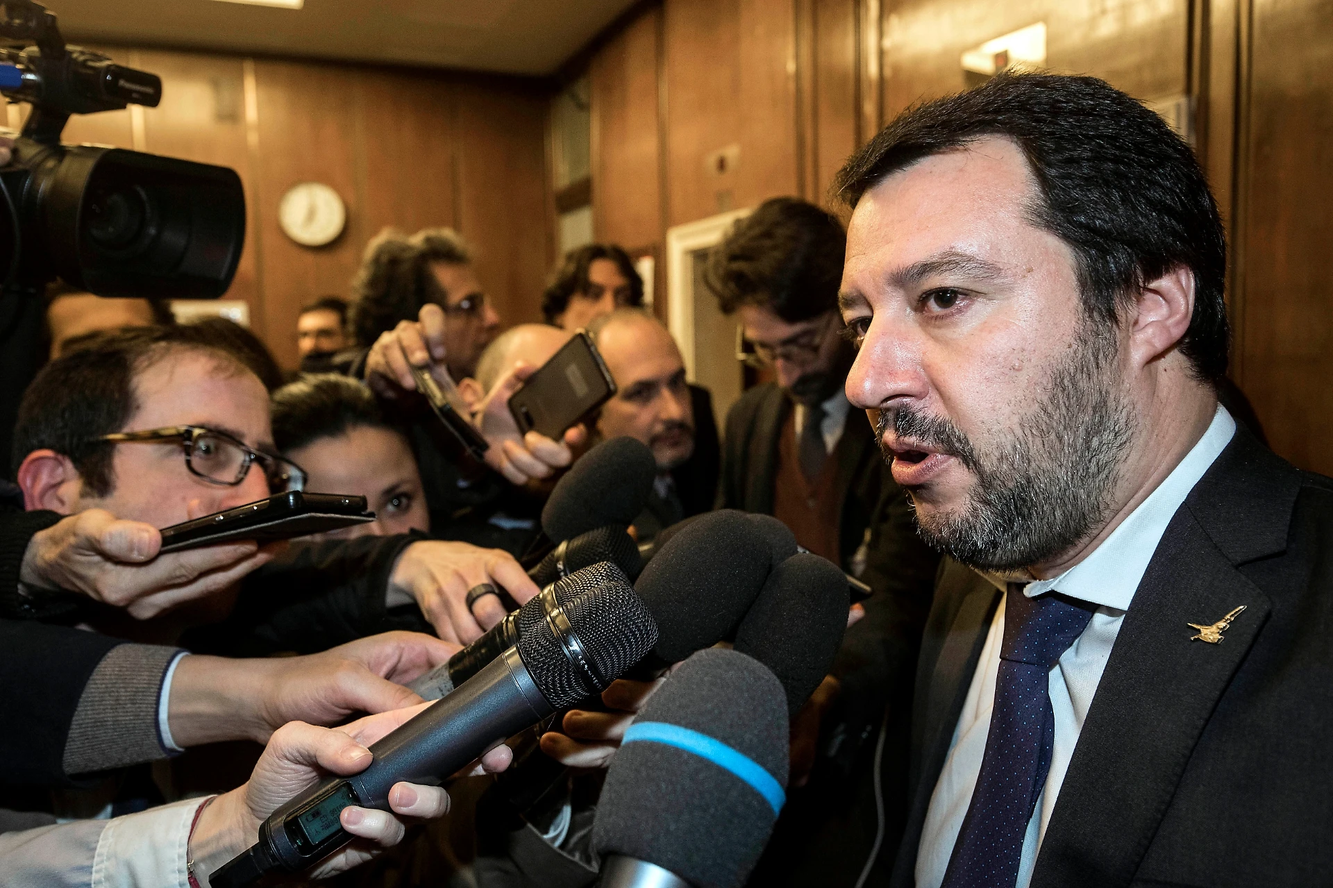 Matteo Salvini annulla la registrazione di Porta a Porta dopo il vertice con Berlusconi e Meloni: il mistero