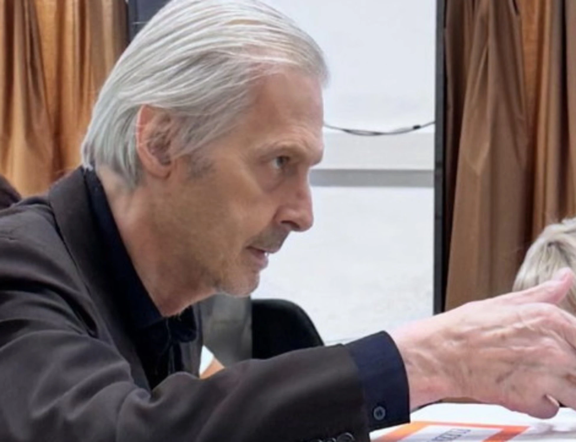 Vittorio Sgarbi, il suo volto dopo la depressione: ecco le foto