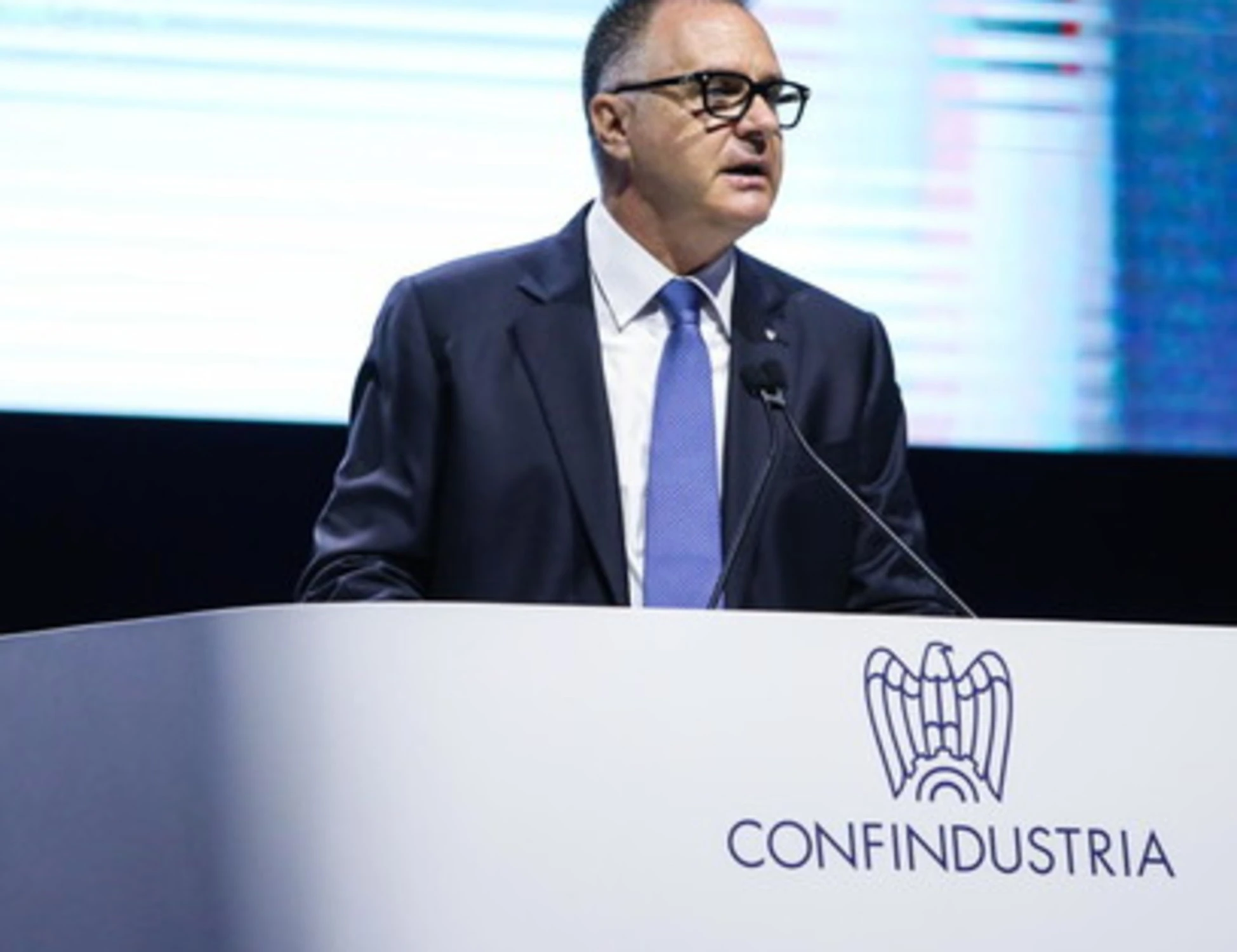 Confindustria, le dinastie d'impresa devono tornare a investire da noi