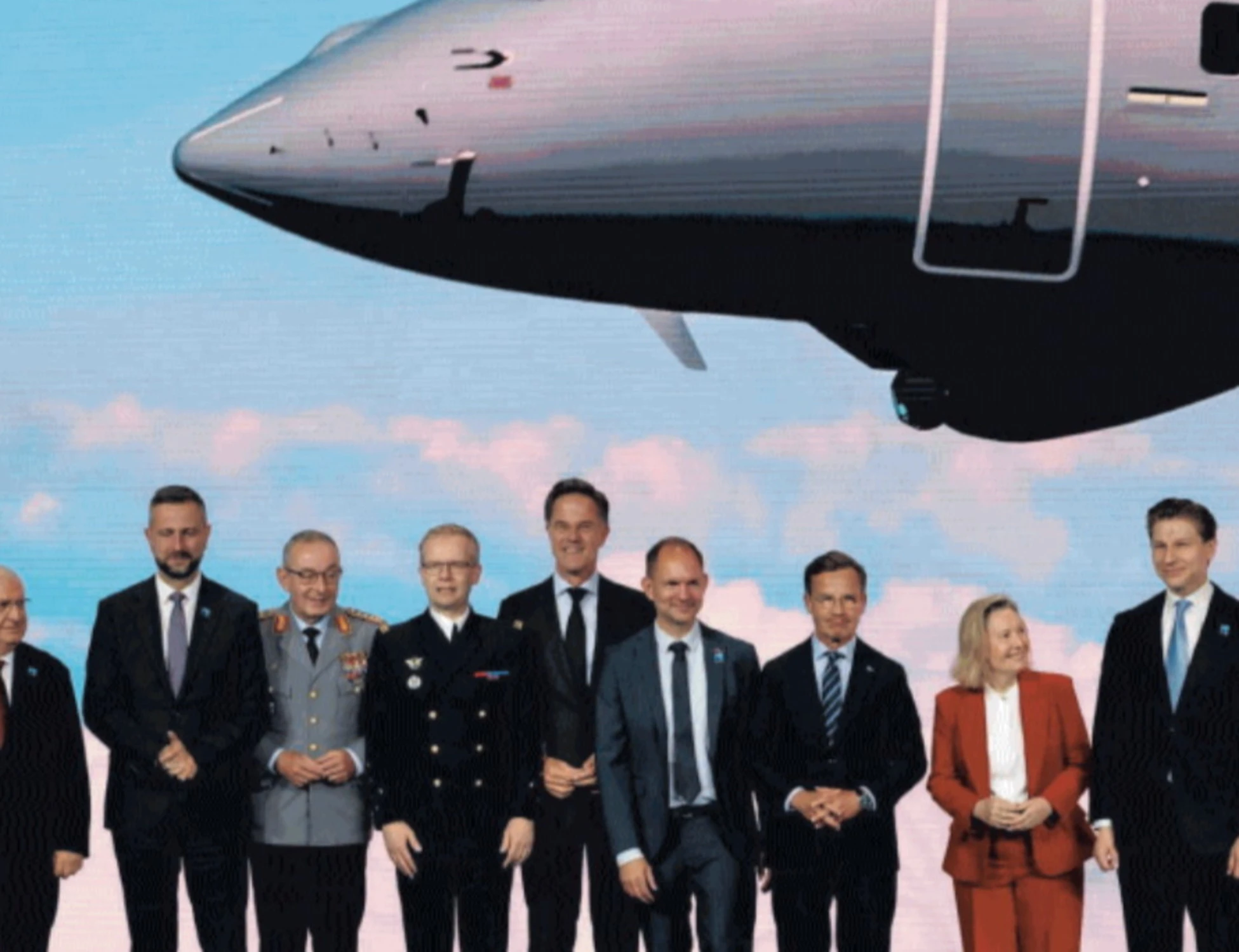 Radar svedesi e sottomarini tedeschi: la Nato prova a difendersi da sola