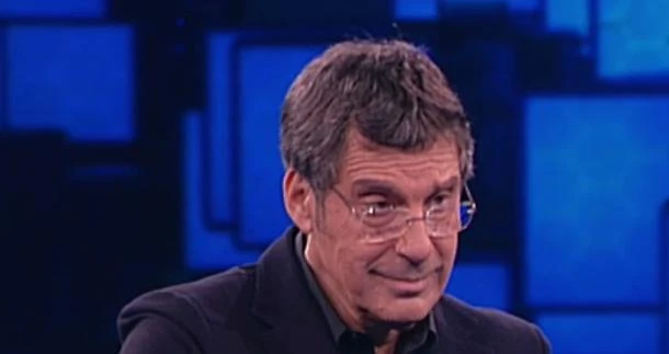 Fabrizio Frizzi, i dubbi su una frase del suo messaggio su Facebook: cosa c'è dietro?