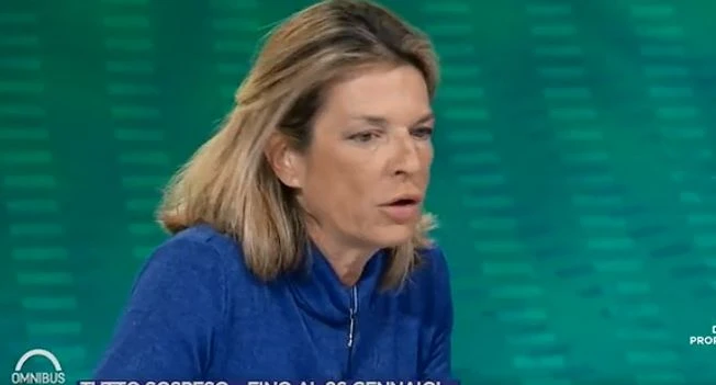 Claudia Fusani, indiscrezione sull'assemblea dei senatori M5s: "Uno si è alzato e ha detto no a Di Maio"