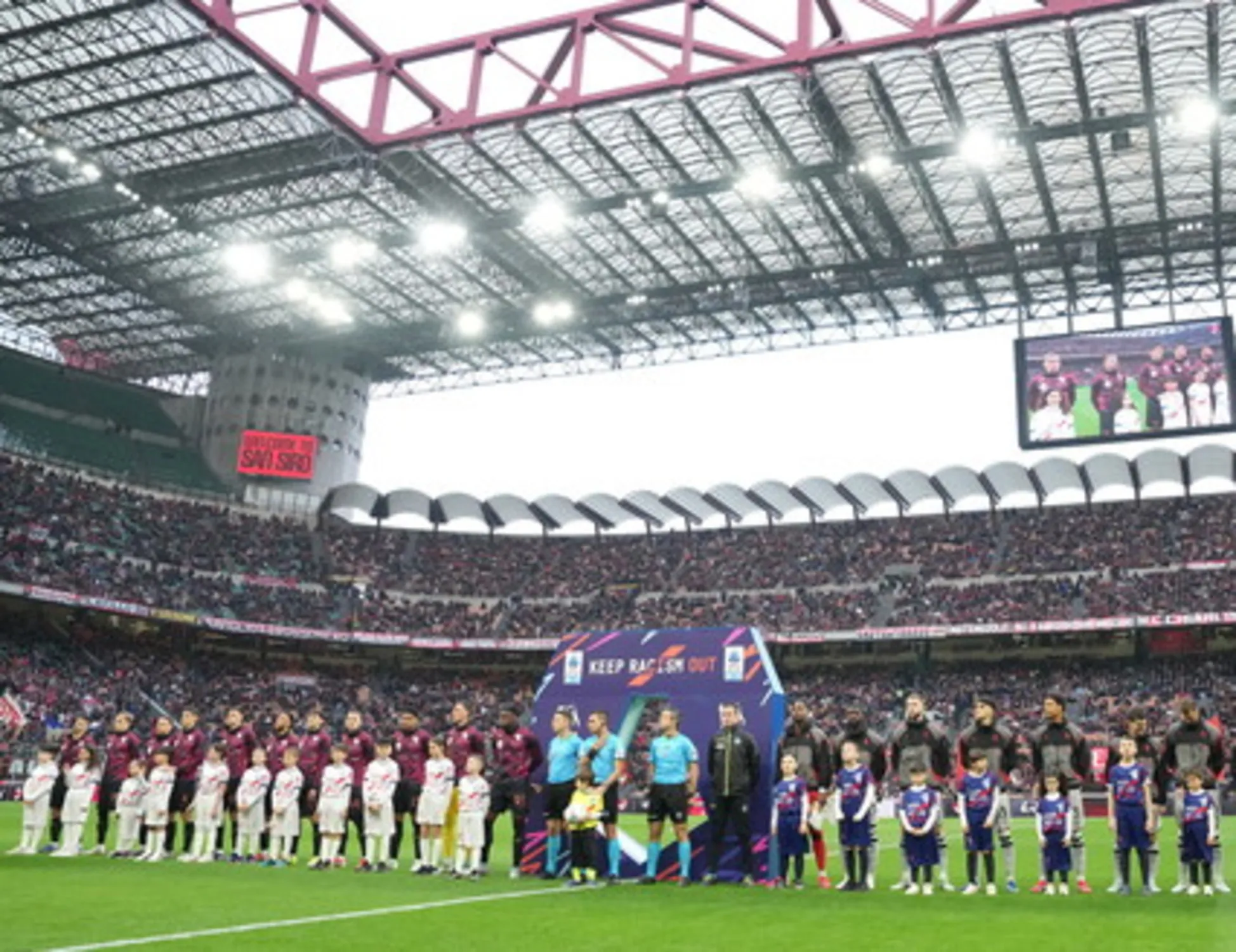 Leggi l'articolo: Vendita di San Siro, un altro terremoto per Comune, Milan e Inter. L'sms di Boeri a Sala